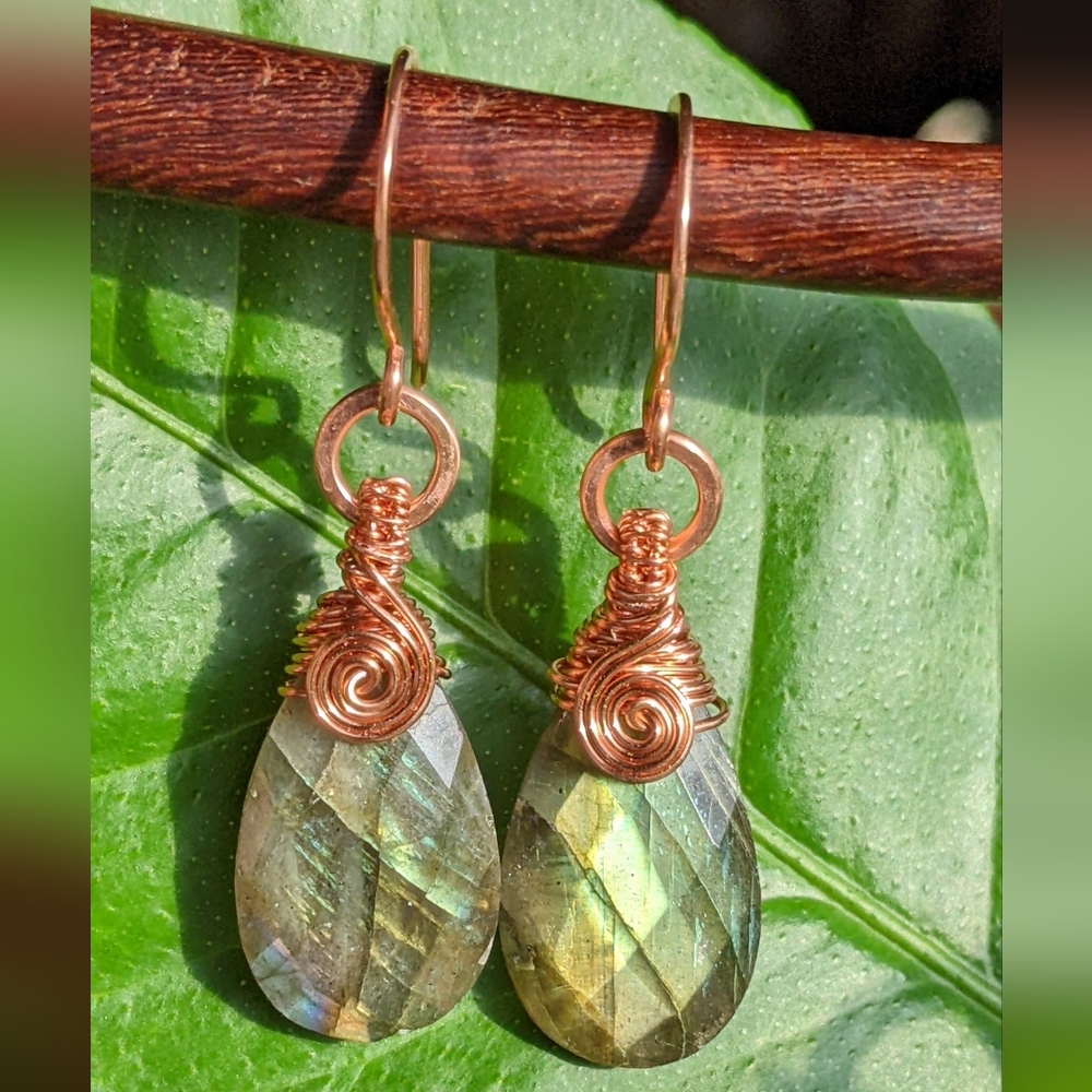 Iridescent Natural Gem Drop Earrings Labradorite Hand Wrapped In Pure Copper - Picture 13 of 15